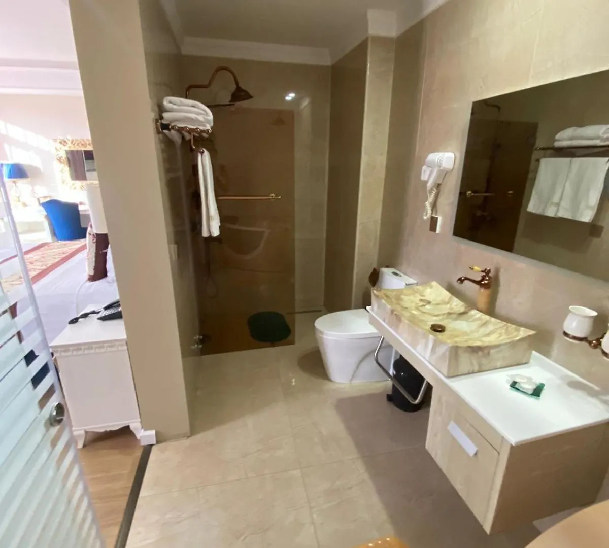 Hotel Brais Durrës 4*,