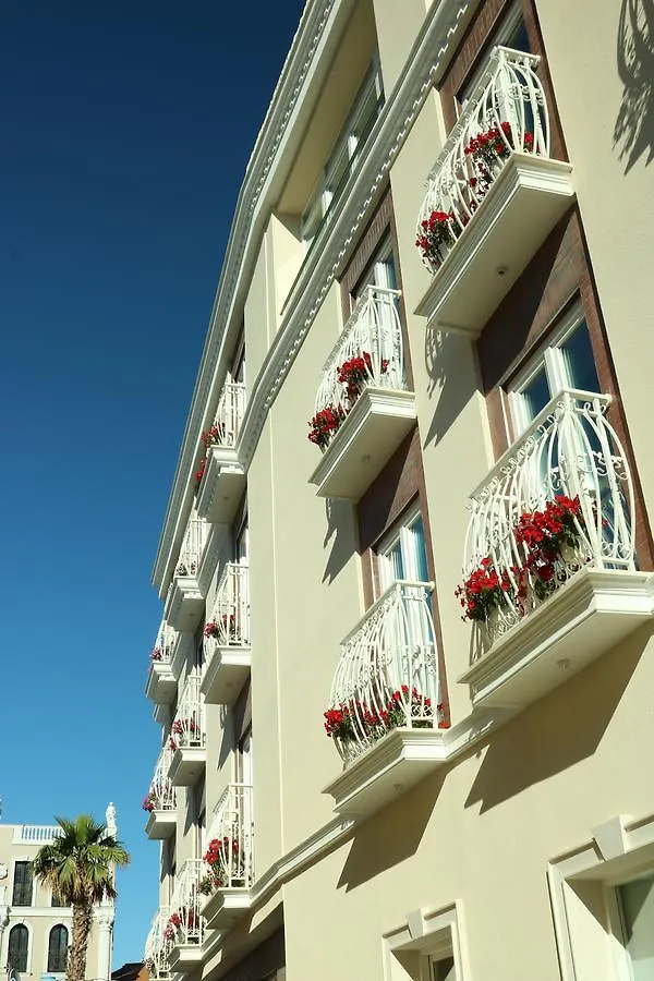 ****  Hotel Brais Durrës Albanië